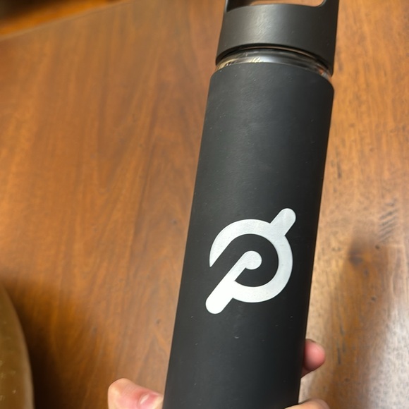 Peloton Glass Water Bottle 16 oz water bottle - Picture 5 of 11